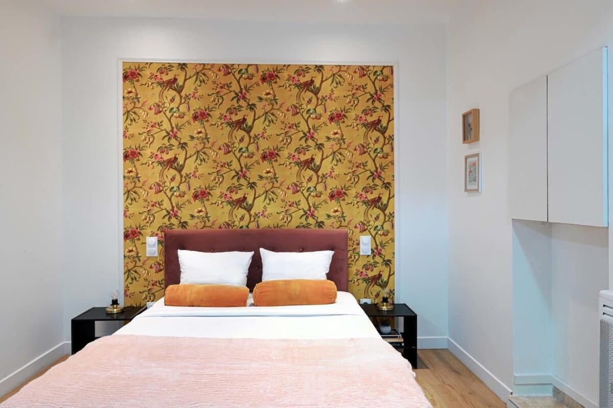 Modern Renovated Studio With A Touch Of Gilded Glamour Central Paris Lejlighed Eksteriør billede