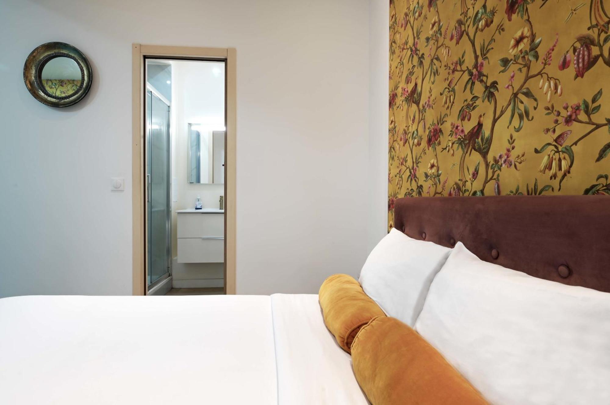 Modern Renovated Studio With A Touch Of Gilded Glamour Central Paris Lejlighed Eksteriør billede